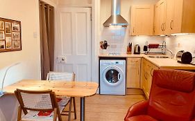 Royal Mile Apt, Just 1 Min From Edinburgh Castle!