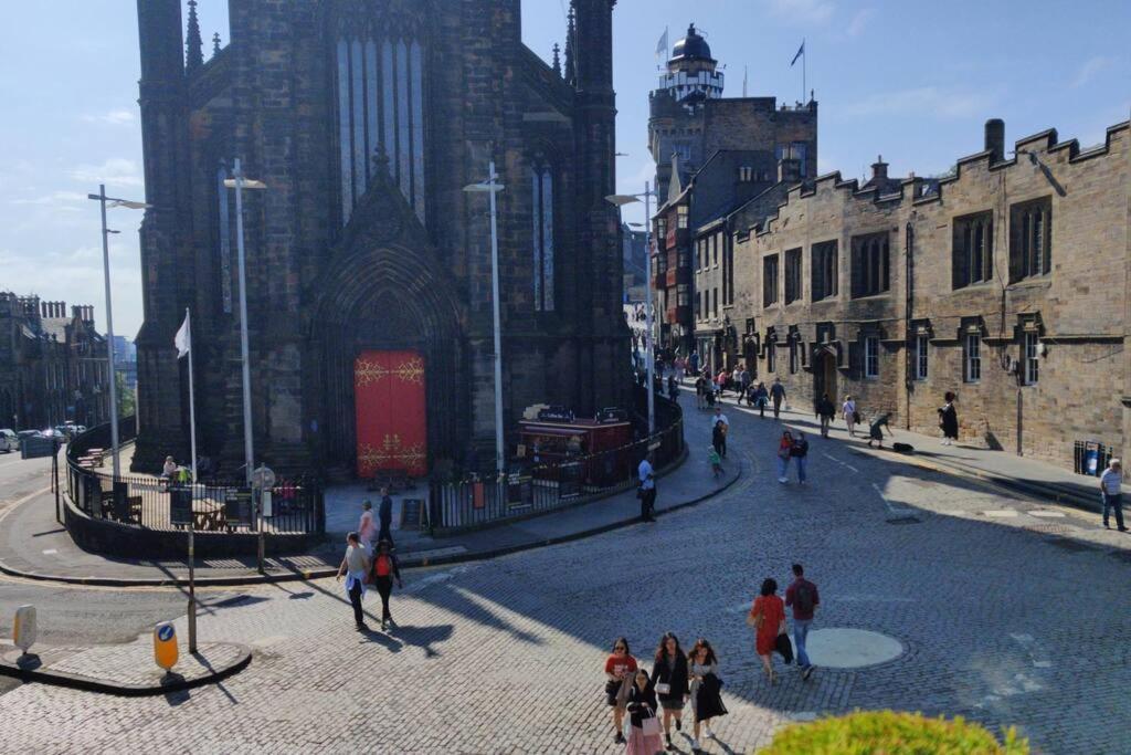 Royal Mile Apt, Just 1 Min From Edinburgh Castle! Exterior photo