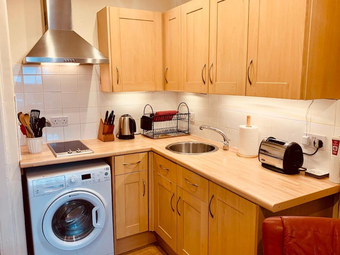 Royal Mile Apt, Just 1 Min From Edinburgh Castle! Exterior photo