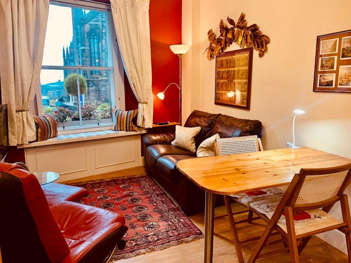 Royal Mile Apt, Just 1 Min From Edinburgh Castle! Exterior photo