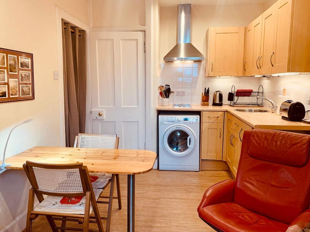 Royal Mile Apt, Just 1 Min From Edinburgh Castle! Exterior photo
